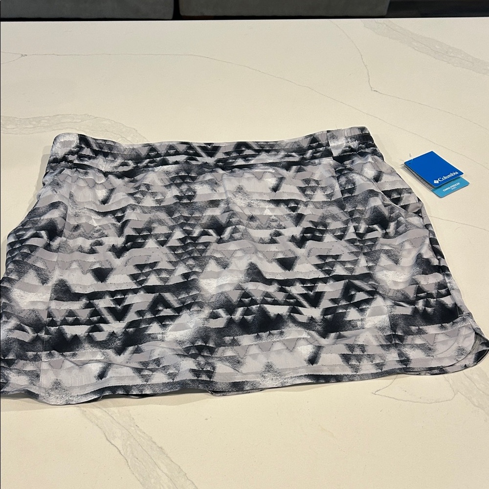 NWT Columbia Black and White Patterned Skort Size XXL